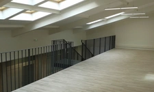 bureaux à louer LYON 3EME (69) atypiques bureaux à louer de 245m2 + sous sol accès direct de 117m2, métro Guichard 