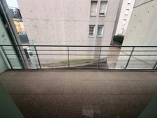 Local/bureaux au RDC à louer LYON 7EME (69), d'une surface de 533 m² environ dont 158m2 à l’étage, avec en option potentielle 3 places de parking et 4 garages en sous-sol.
