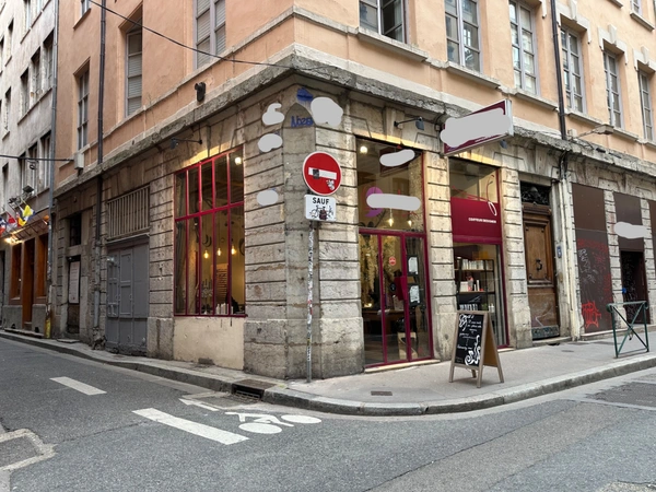 Local commercial Bail à céder  LYON 1ER (69), local commercial en angle, d'une surface de 42 m² et un sous-sol utile de 35 m²