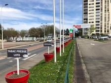 Dpt Rhône (69), à louer LYON 5EME ARRONDISSEMENT Local commercial de 87m2 dans la galerie marchande Auchan Champvert