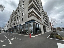 Dpt Rhône (69), à louer VILLEURBANNE Local commercial/service de 93m2 rue Léon Blum à la soie 