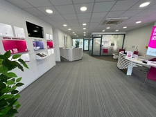 MURS Local commercial à vendre RILLIEUX LA PAPE (69), magnifique local de 220m2 dont 120m2 au RDC, entièrement refait en 2022