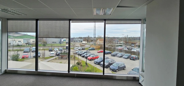 bureaux à vendre CHAPONOST (69) magnifique plateau de 160m2 dans l'immeuble LW1, face à la gare de Chaponost 