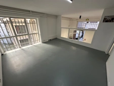 Local/bureau à vendre LYON 1ER (69) local atypique de 163m2 au total, esprit loft sur cour, en presqu'ile rue du bat d'argent.