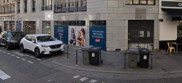 Dpt Rhône (69), à vendre murs LYON 9EME-MURS bureaux avec vitrine de 226m2 - Plain pied