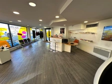 Local commercial, Bail à céder  VILLEURBANNE (69), grand local de 135m2 avec 17ml de vitrines sur cours Émile Zola 
