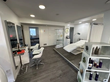 Local commercial, Bail à céder  VILLEURBANNE (69), grand local de 135m2 avec 17ml de vitrines sur cours Émile Zola 