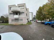 Bureau à louer VENISSIEUX (69), à 50m du périphérique, bureaux d'une surface totale de 74,57 m² + 3 places de parking
