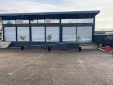 Local à vendre VENISSIEUX (69) local 420m2 + 420m2 en mezzanine de stockage+ cour et annexes
