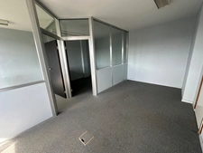 bureau à vendre TASSIN LA DEMI LUNE (69), à coté du phare à tassin, bureau de 35m2 au 5eme étage avec vue dégagée