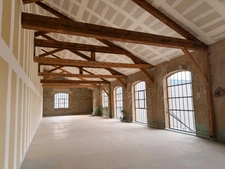 Magnifique plateau à vendre sur CHAPONOST (69), local d'activité atypique d'une surface de 192 m² au sein de la zone artisanale du FORUM DES AQUEDUCS