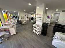 Local commercial, Bail à céder  VILLEURBANNE (69), grand local de 135m2 avec 17ml de vitrines sur cours Émile Zola 