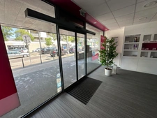 MURS Local commercial à vendre RILLIEUX LA PAPE (69), magnifique local de 220m2 dont 120m2 au RDC, entièrement refait en 2022