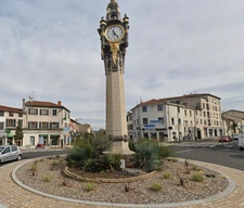Dpt Rhône (69), à vendre TASSIN LA DEMI LUNE-MURS Local commercial de 800m2 environ dont 630m2 en RDC à l'horloge 