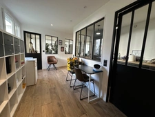 RARE ! MURS local bureaux RDC en très bon état à vendre LYON 8EME  (69) de 92 m², entièrement rénové récemment, en plein coeur du quartier Montplaisir