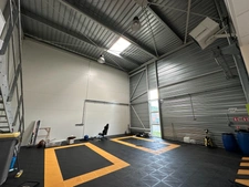 Local d'activité à louer GREZIEU LA VARENNE (69), d'une surface de 160 m² environ