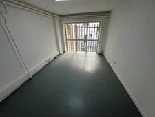 Local/bureau à vendre LYON 1ER (69) local atypique de 163m2 au total, esprit loft sur cour, en presqu'ile rue du bat d'argent.