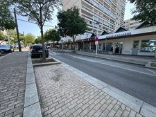 MURS Local commercial à vendre RILLIEUX LA PAPE (69), magnifique local de 220m2 dont 120m2 au RDC, entièrement refait en 2022