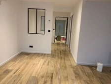 RARE ! MURS local bureaux RDC en très bon état à vendre LYON 8EME  (69) de 92 m², entièrement rénové récemment, en plein coeur du quartier Montplaisir