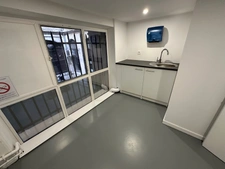 Local/bureau à vendre LYON 1ER (69) local atypique de 163m2 au total, esprit loft sur cour, en presqu'ile rue du bat d'argent.