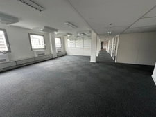 bureau à vendre VILLEURBANNE (69) plateau de bureaux de 187m2 aux Charpennes, immeuble le Colysée, à la sortie du métro Charpennes ( lignes A et B), véritable HUB lyonnais, à 50m du TRAM (T1-T4)