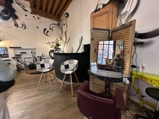 Salon de coiffure à vendre LYON 1ER (69), local d'une surface de 42 m² et un sous-sol utile de 35 m²