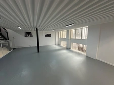 Local/bureau à vendre LYON 1ER (69) local atypique de 163m2 au total, esprit loft sur cour, en presqu'ile rue du bat d'argent.