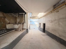 Dpt Rhône (69), à vendre TASSIN LA DEMI LUNE- MURS Local commercial de 800m2 environ dont 630m2 en RDC à l'horloge 