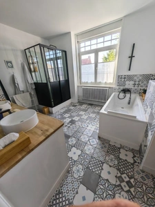 Maison bourgeoise de caractère  sur 3 niveaux–7 chambres – 2 salles d'eau,2 WC  Idéale pour une grande famille ou un investisseur