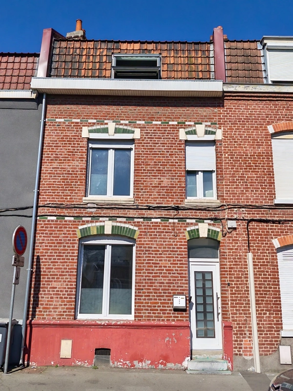 Pour famille ou investisseur Maison 1930 à vendre à WATTIGNIES (59) 6pièces,105m2,4 chambres, climatisatisée,petit jardinet