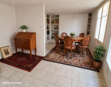 Maison de caractère avec garage et cour en plein cœur de Rochefort