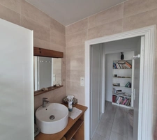 SOUS OFFRE D'ACHAT Eybens Secteur Résidentiel– T3 traversant Est/Ouest, vue montagne, en très bon état, loggia et cave