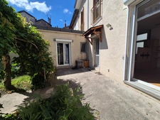 The charm and character of a renovated townhouse - Grenoble - Flaubert district - Quiet garden of approximately 200m²
