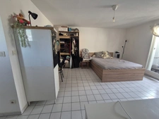 GRENOBLE EUROPOLE / GARE — Studio 30 m² avec balcon et parking sécurisé En étage