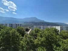 LE PONT-DE-CLAIX – VENDU LOUÉ T4 Traversant – Vue Montagnes – Étage Élevé – Marre des vis-à-vis - Pas d'encadrement des loyers