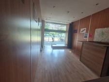 GRENOBLE – MURS COMMERCIAUX – VENDUS LIBRES