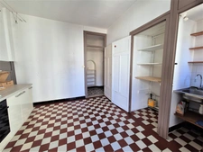 UNDER OFFER Grenoble-Clemenceau T3 apartment with balconies and mountain views — opportunity to seize in the heart of the city.