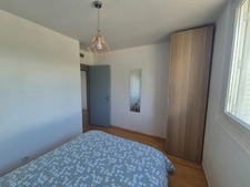 Bright 2-bedroom apartment (53 m²) with balcony and parking - Enjoy peaceful living with mountain views 