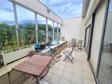 Appartement 7 pièces 147 m² à Grenoble – Dernier étage avec 2 terrasses sur parc et possibilité garage