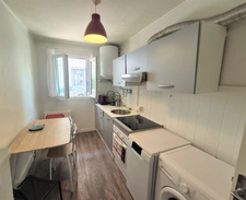 Apartment for sale in Grenoble – 3 rooms, 48m², East-South facing, with bright living room, modern fitted and furnished kitchen & cellar 