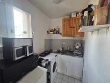 GRENOBLE EUROPOLE / GARE — Studio 30 m² avec balcon et parking sécurisé En étage