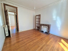 UNDER OFFER Grenoble-Clemenceau T3 apartment with balconies and mountain views — opportunity to seize in the heart of the city.