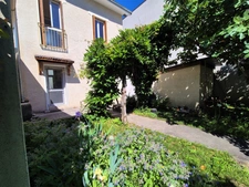 The charm and character of a renovated townhouse - Grenoble - Flaubert district - Quiet garden of approximately 200m²
