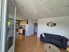 Bright 2-bedroom apartment (53 m²) with balcony and parking - Enjoy peaceful living with mountain views 