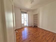 UNDER OFFER Grenoble-Clemenceau T3 apartment with balconies and mountain views — opportunity to seize in the heart of the city.