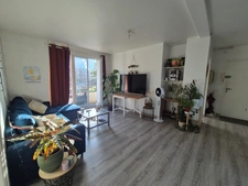 SOUS OFFRE D'ACHAT – T4 lumineux 61 m² avec balcons et parking  - Vivre au calme avec vue montagnes