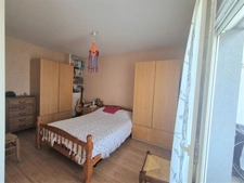 Apartment for sale: 4-bedroom duplex (93 sq m) in Grenoble - Jean Perrot area - quiet location with terrace and Belledonne views, garage.