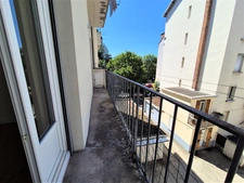 UNDER OFFER Grenoble-Clemenceau T3 apartment with balconies and mountain views — opportunity to seize in the heart of the city.