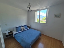 Bright 2-bedroom apartment (53 m²) with balcony and parking - Enjoy peaceful living with mountain views 