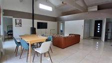 ? Maison familiale avec piscine – Opportunité à saisir à Saucats